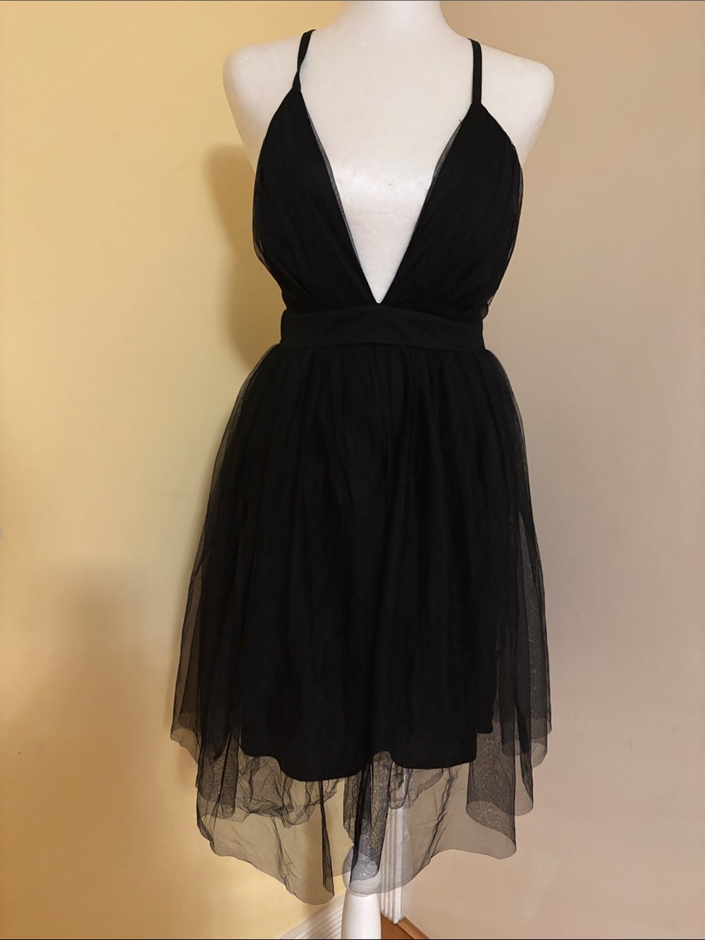 Haute Monde Black Strapless V-Neck Tulle Cocktail Dress